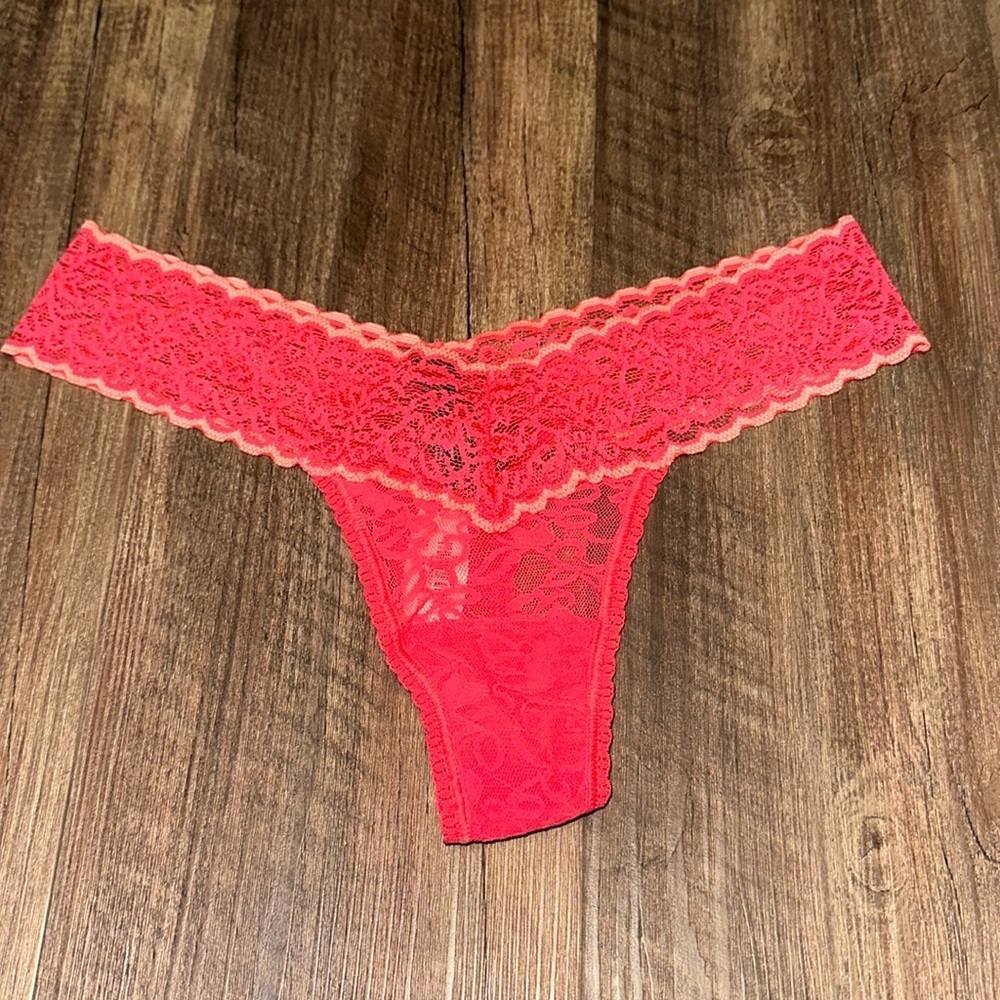 Victoria's Secret The Lacie Floral Thong Panty NWT one size‎